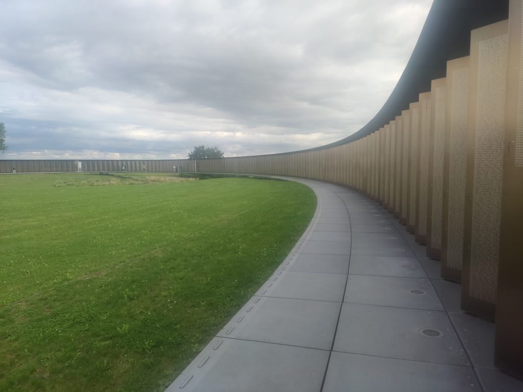 LES ANNEAUX DE LA MEMOIRE