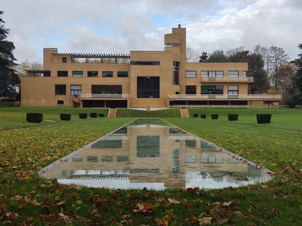 LA VILLA CAVROIS